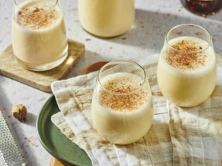 Classic Homemade Eggnog Recipe (Rich, Creamy & Festive)